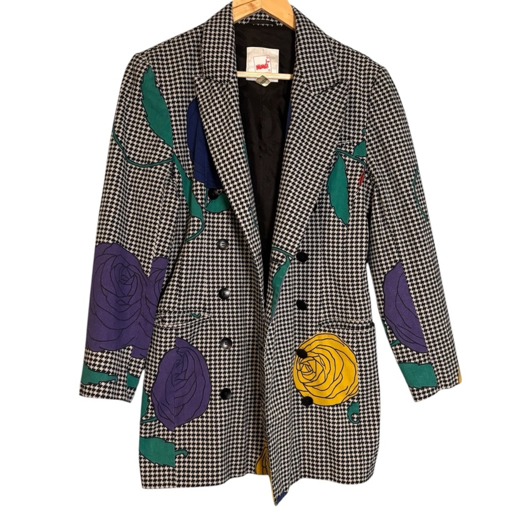 Stylish Women's Houndstooth Blazer with Floral Accents